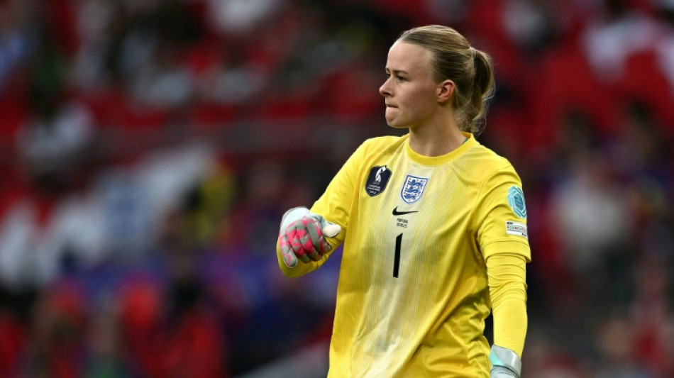 England 'keeper Hampton keen to step out from Earps' shadow