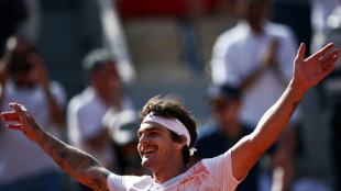 Brasileiro Thiago Seyboth Wild faz hist&oacute;ria e elimina Medvedev em Roland Garros