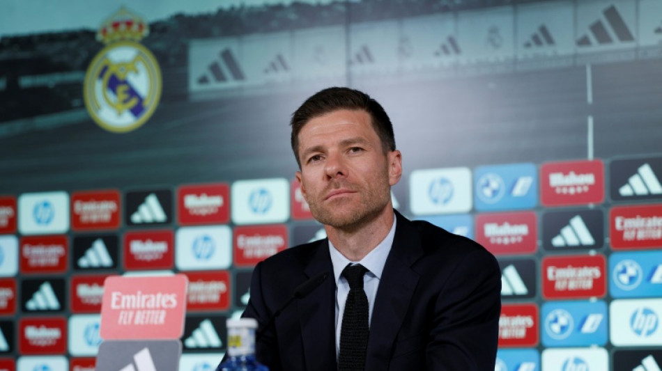 Xabi Alonso &eacute; apresentado oficialmente como novo t&eacute;cnico do Real Madrid