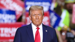 Trump amea&ccedil;a com tarifas alfandeg&aacute;rias se UE n&atilde;o comprar mais g&aacute;s e petr&oacute;leo dos EUA