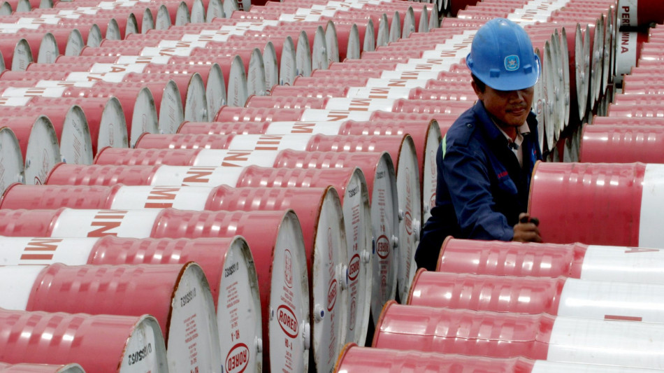 Il petrolio chiude in calo a New York a 62,45 dollari