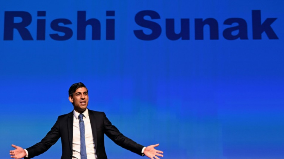 Inglaterra tem elei&ccedil;&otilde;es consideradas um teste para os conservadores