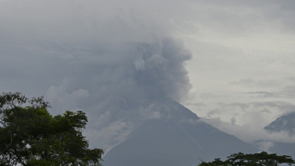 Mais de 500 evacuados por erupção de vulcão de Fuego na Guatemala