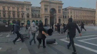 Corteo a Milano, tafferugli in Duomo e in piazza Cordusio