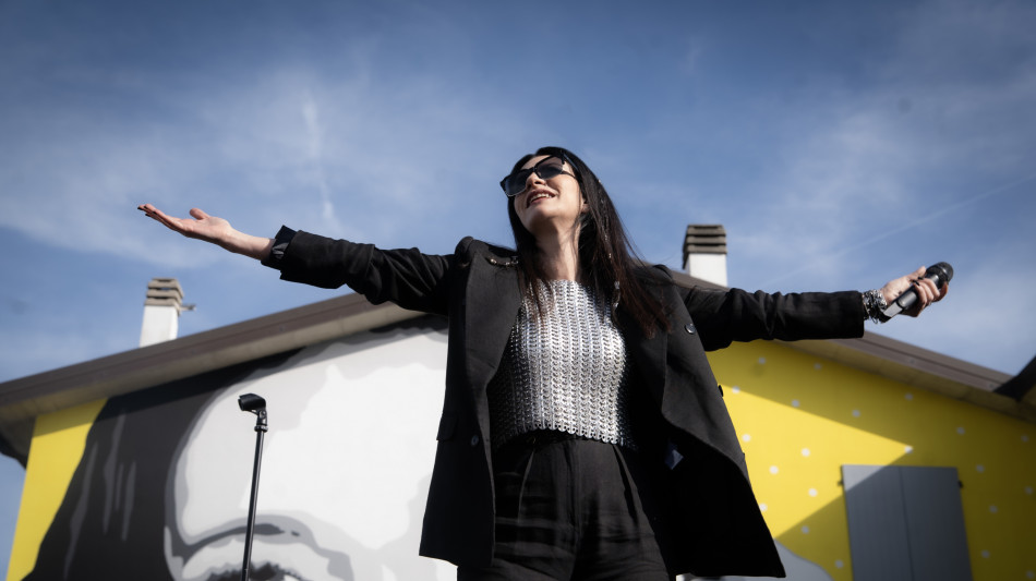 Il ritorno di Laura Pausini, singolo, album e tour mondiale