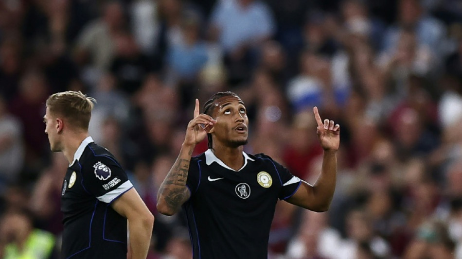 Chelsea goleia West Ham por 5 a 1 em cl&aacute;ssico londrino