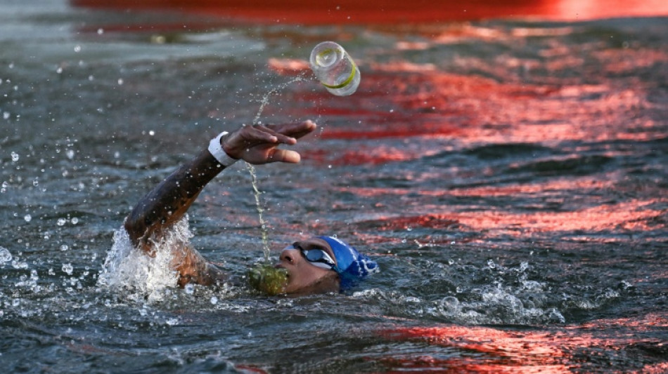 Prova da maratona aquática feminina do Mundial de Singapura é adiada pela má qualidade da água
