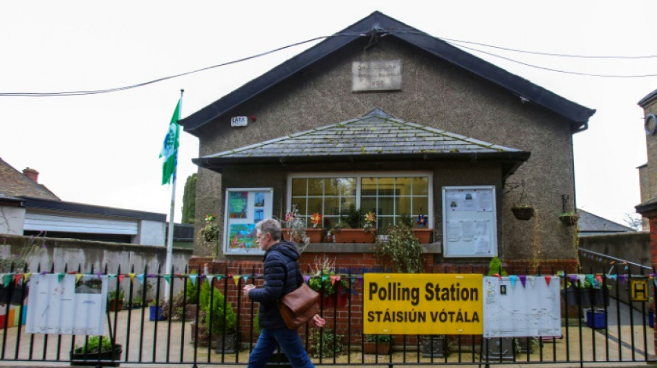 Iren stimmen &uuml;ber Verfassungsartikel zu Familien und Rolle der Frau ab