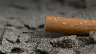 Fumadores molestos porque prohibieron los cigarrillos en las playas de Francia