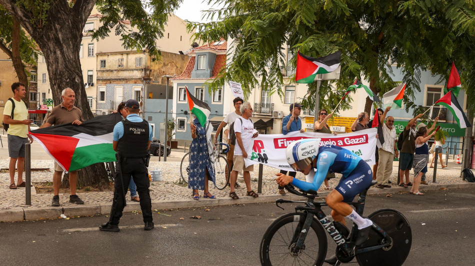 Vuelta: Crono squadre; manifestanti Pro Pal bloccano Israel Tech