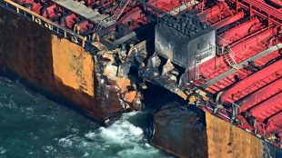 El incendio contin&uacute;a tras la colisi&oacute;n en el mar del Norte, aunque sin se&ntilde;ales de contaminaci&oacute;n