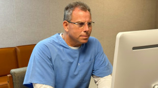 Justiça dos EUA nega liberdade condicional a Erik Menéndez, décadas após assassinato dos seus pais