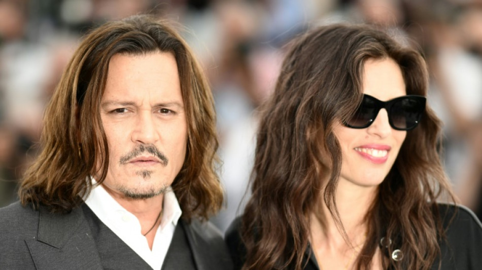 Johnny Depp asegura que lo se publica sobre &eacute;l es "ficci&oacute;n horrorosamente escrita"
