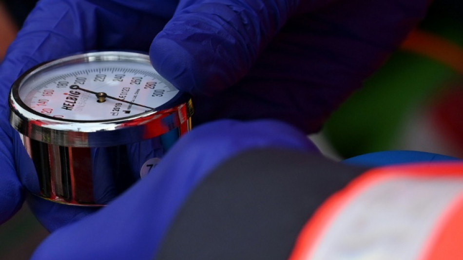 Auto prallt gegen Sattelzug: Zwei Tote bei Verkehrsunfall in Baden-Württemberg