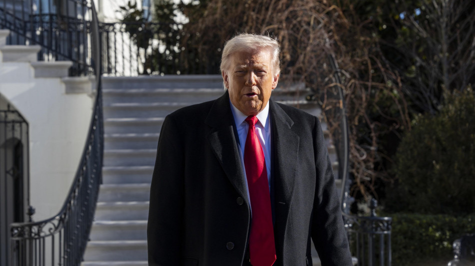 Trump partecipa ad una riunione sull'Iran, 'agir&ograve; di conseguenza