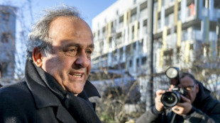 Platini denuncia por difamación a tres exmiembros de la FIFA