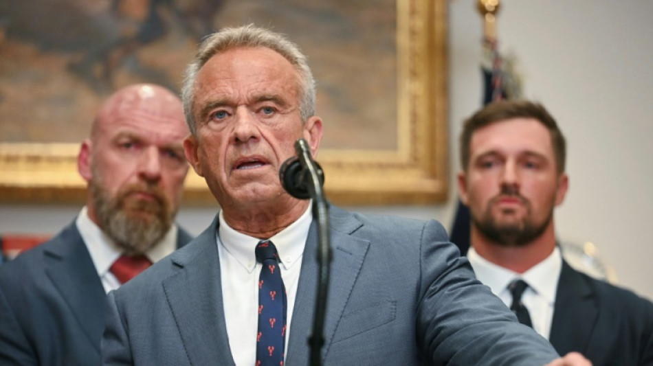 EUA cancela contratos de vacinas de mRNA e questiona sua segurança