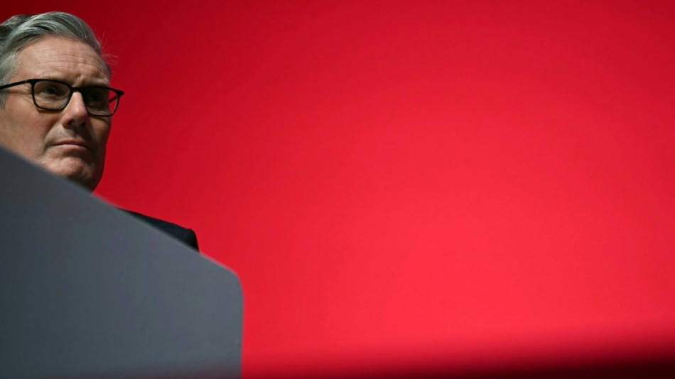 Governo brit&acirc;nico prop&otilde;e endurecer regras para conceder resid&ecirc;ncia permanente