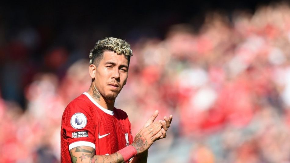 Liverpool empata com Aston Villa e v&ecirc; Champions mais longe; Tottenham perde para Brentford