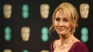 J.K. Rowling lanza servicio de ayuda para v&iacute;ctimas de violencias sexuales
