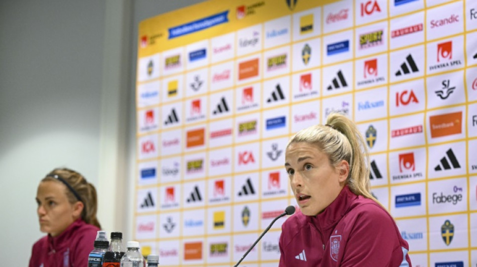 Putellas e Paredes afirmam que jogam pela Espanha 'para que mudan&ccedil;as aconte&ccedil;am'