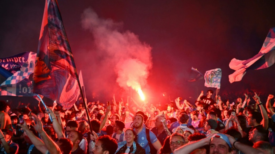 Italie: Naples retrouve les sommets et s'embrase