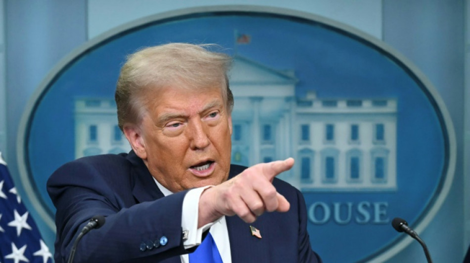 Trump diz que 'salvou' líder do Irã de morte 'horrível e vergonhosa'