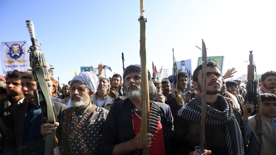 Gli Houthi avvertono i viaggiatori, non usate gli aeroporti sauditi