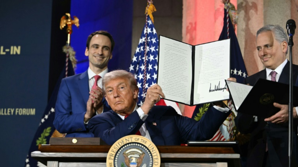 Trump prioriza desregulamentação da IA para impulsionar domínio dos EUA