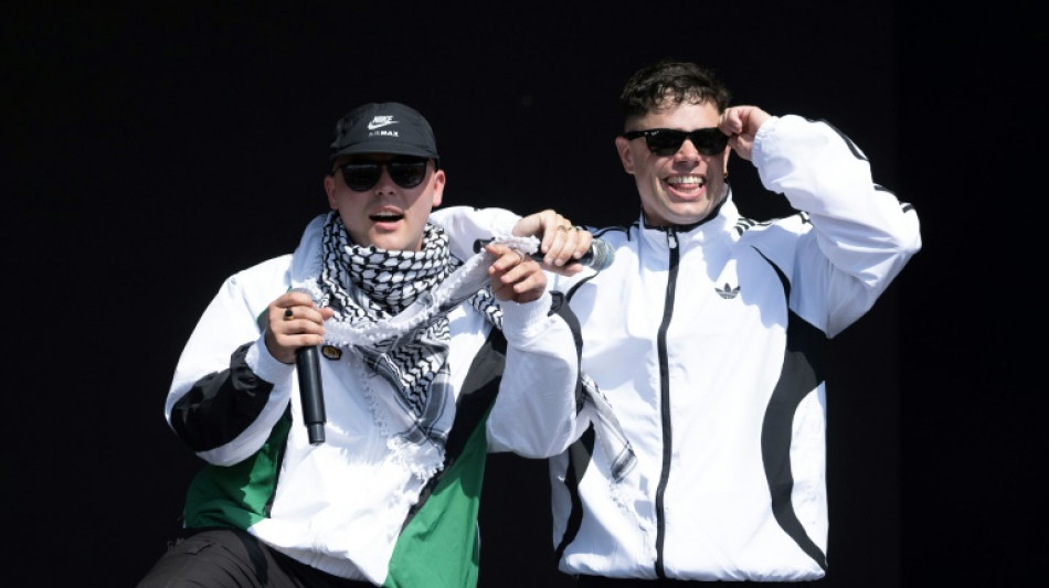 Rappers Kneecap desafiam críticas e defendem causa palestina em Glastonbury