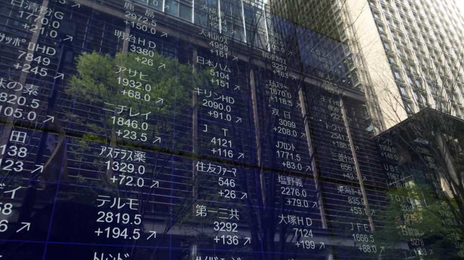 Borsa Tokyo: Nikkei +9,13% secondo rialzo di sempre