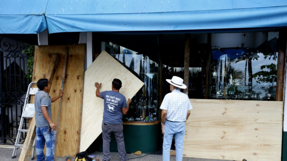 Furac&atilde;o sobe para categoria 4 na costa do M&eacute;xico