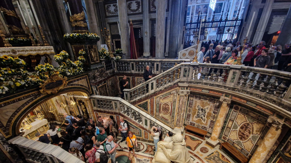 Da domenica 27 possibili le visite alla tomba del Papa