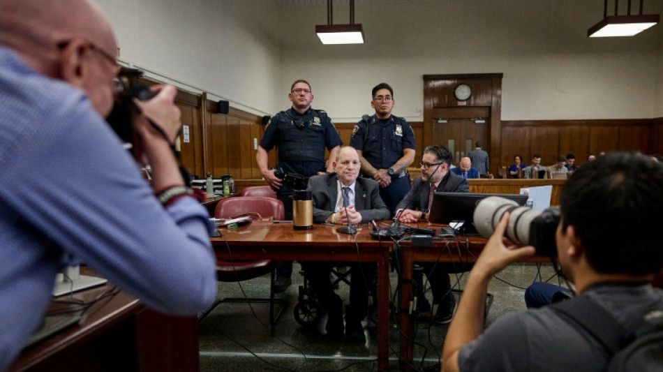 Todav&iacute;a no hay veredicto en el juicio a Weinstein que se dice inocente