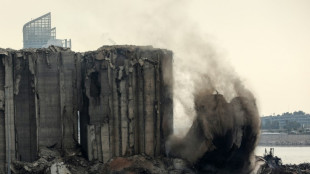 Weitere Silos im Hafen von Beirut st&uuml;rzen am Jahrestag der Katastrophe ein
