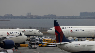 Etats-Unis: les compagnies a&eacute;riennes s'alarment du "chaos" si la 5G n'est pas limit&eacute;e pr&egrave;s des a&eacute;roports