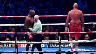 Fury dominates Chisora to retain WBC heavyweight title and eyes Usyk