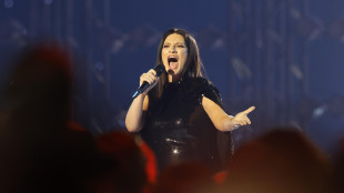 Carlo Conti, Laura Pausini co-conduttrice delle cinque serate di Sanremo