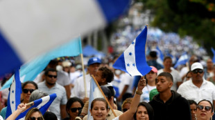 Opositores e policiais entram em confronto em meio à crise eleitoral em Honduras