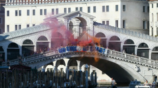 'Sem espaço para Bezos', clama protesto em Veneza contra casamento do fundador da Amazon