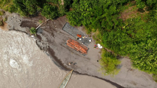 El da&ntilde;o durar&aacute; "mucho tiempo": pobladores indignados por fuga petrolera en Ecuador