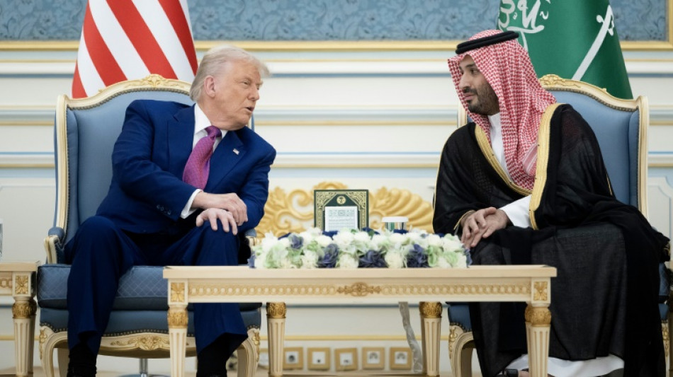 Trump meets new Syria leader after lifting sanctions