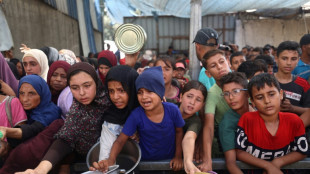 Israel bombardea Gaza mientras Ham&aacute;s sigue analizando el plan de paz de Trump