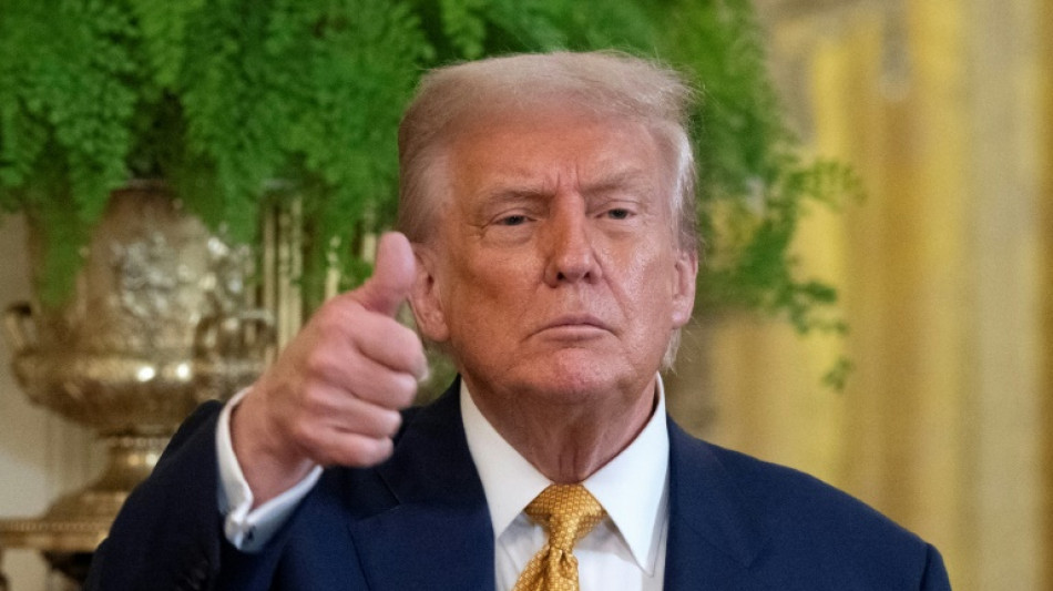 Escócia implementa medidas de segurança para viagem de Trump que mistura diplomacia com golfe