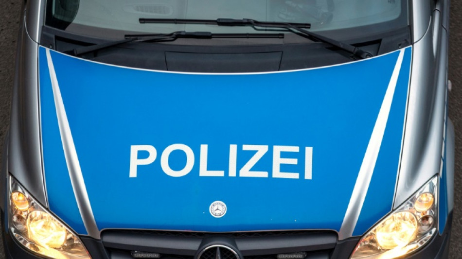 35-J&auml;hriger f&auml;hrt in D&uuml;sseldorf mit Auto in Sch&uuml;lergruppe