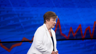 La economía mundial resiste pero crecen las señales de alerta, advierte la jefa del FMI