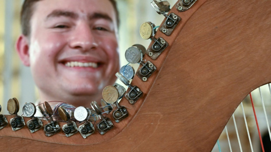 Cuando la basura se transforma en m&uacute;sica en Paraguay y suena en un palacio londinense