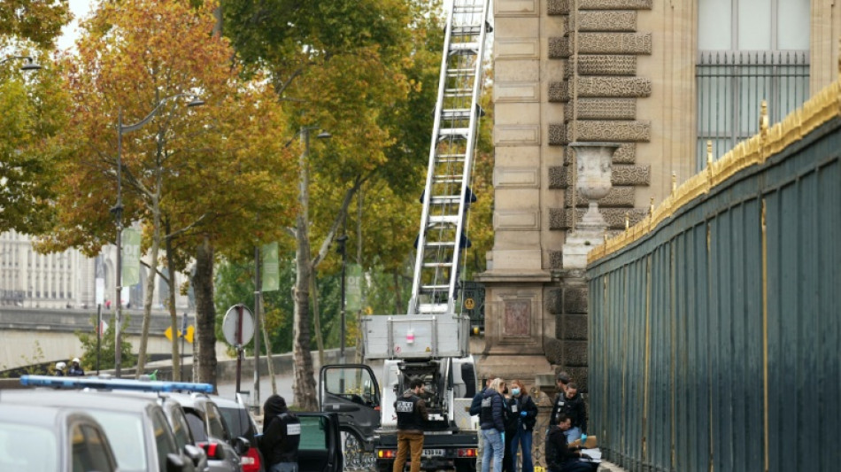 Casse du mus&eacute;e du Louvre: des suspects interpell&eacute;s mercredi en cours de d&eacute;f&egrave;rement