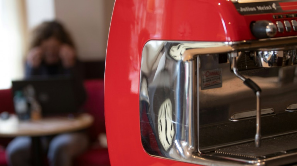 Corona-Restriktionen in &Ouml;sterreich trotz hoher Inzidenz weitgehend aufgehoben