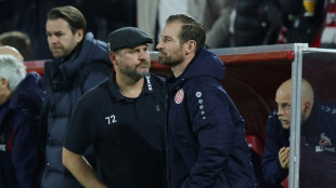 Nichts f&uuml;r "Fu&szlig;ball-&Auml;stheten": Abstiegskampf pur in K&ouml;ln